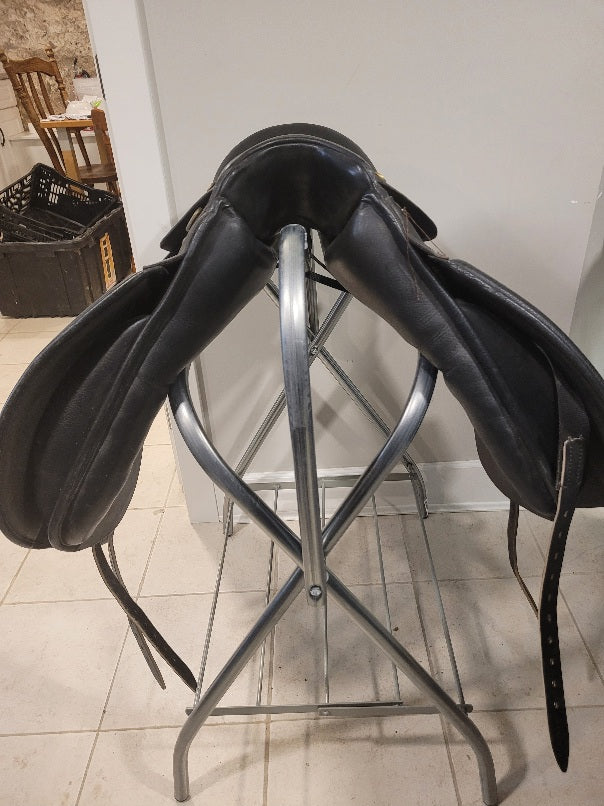 Mondega Dressage Saddle 18" Medium